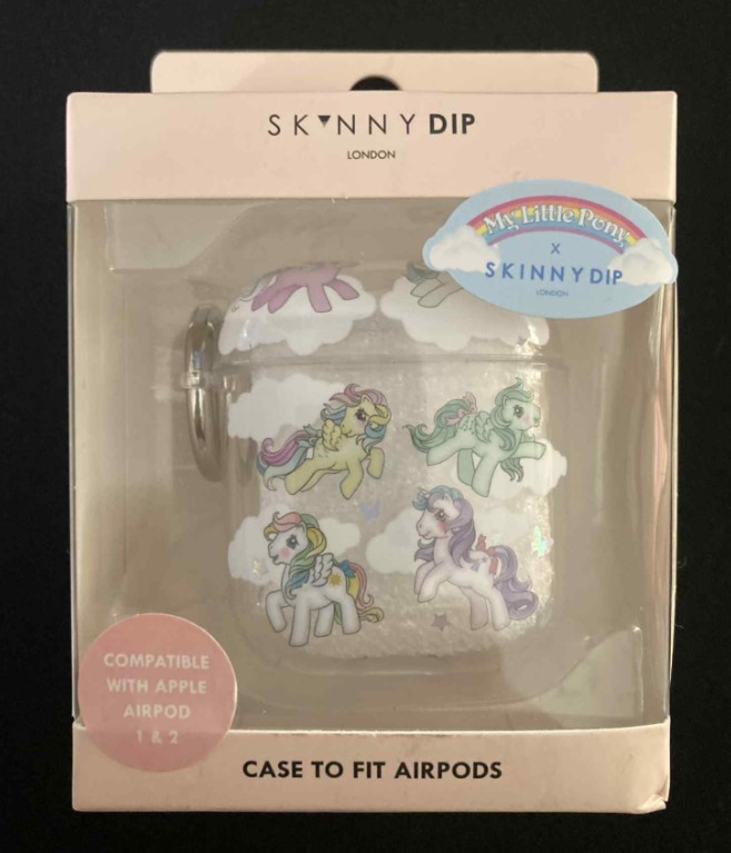 Retro airpod case