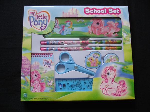 The same eraser featured in this set from a seller in Germany
