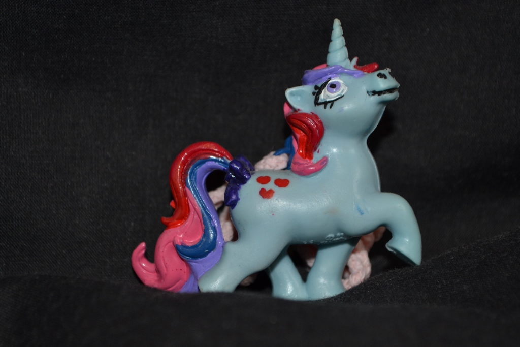 Blue unicorn with hearts