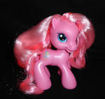 G4 Pinkie Pie
Surprise pressie from Mr Sebby *luvs*